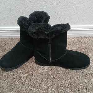 Women's Black Fur-Lined Winter Boots